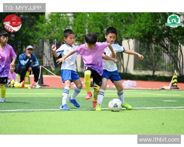 宝中足球:探索青少年足球发展的新机遇与挑战 宝中足球:探索青少年足球发展的新机遇与挑战