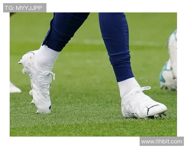 提升球场表现的秘密武器hg足球鞋助你成为足球场上的明星球员 提升球场表现的秘密武器hg足球鞋助你成为足球场上的明星球员